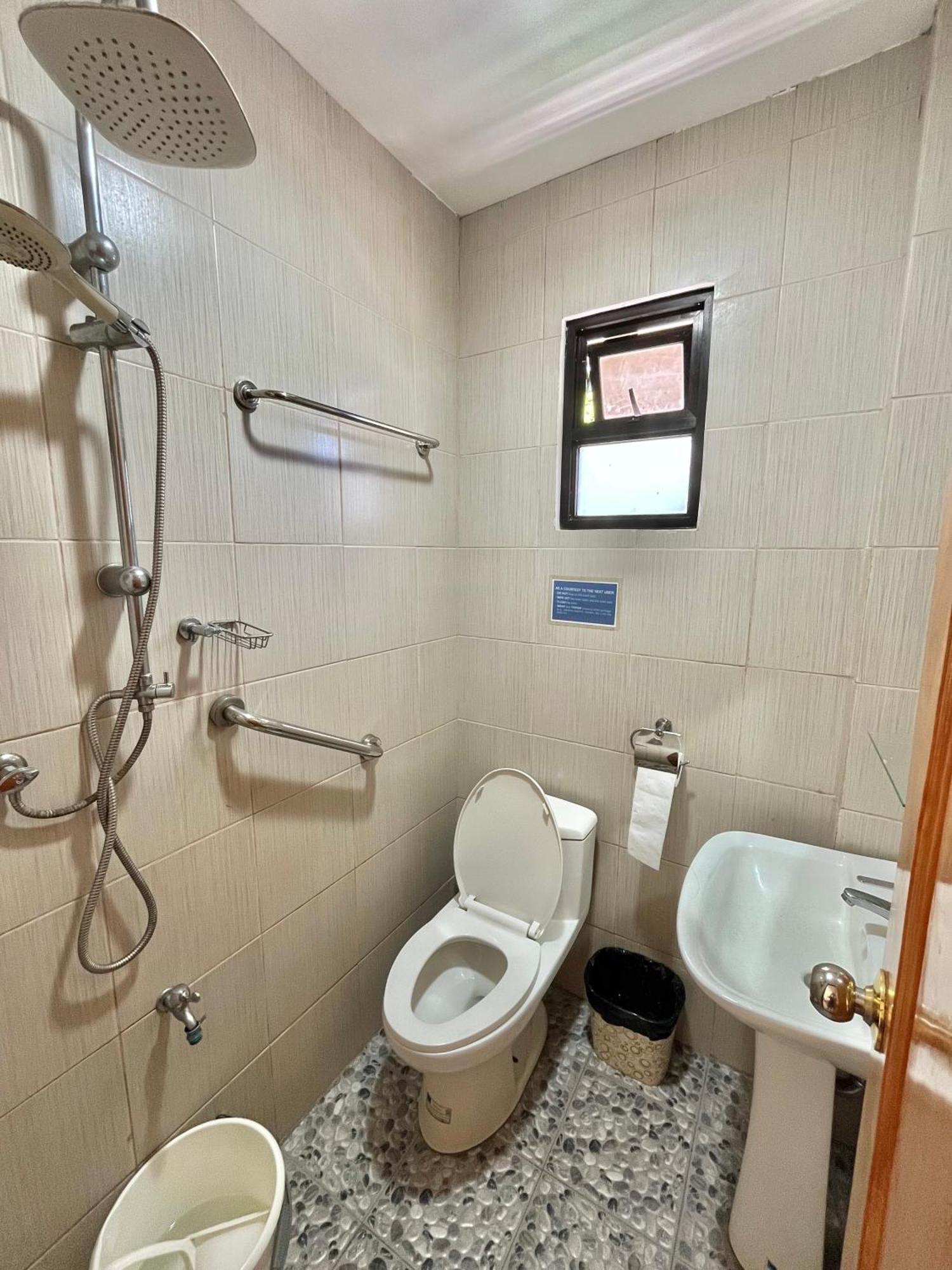 Mkb Pension Coron Exterior photo